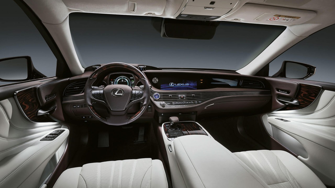 2018-lexus-ls-features-driver-focused-cockpit-1920x1080tcm-3154-1175906-3